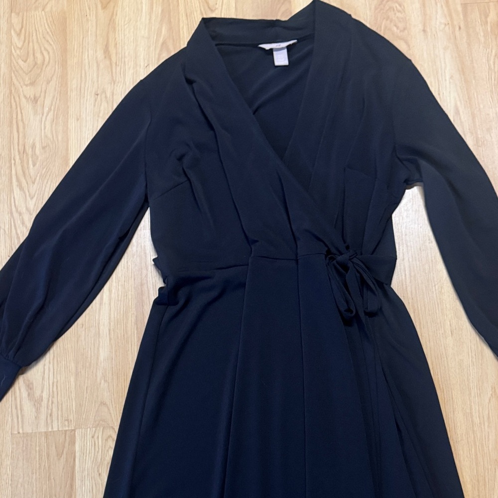 H&M size XL Black Long Sleeve Wrap Dress flattering - Picture 2 of 12